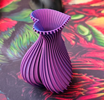Vase design torsadé — Élégance moderne