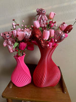 Vase design torsadé — Élégance moderne